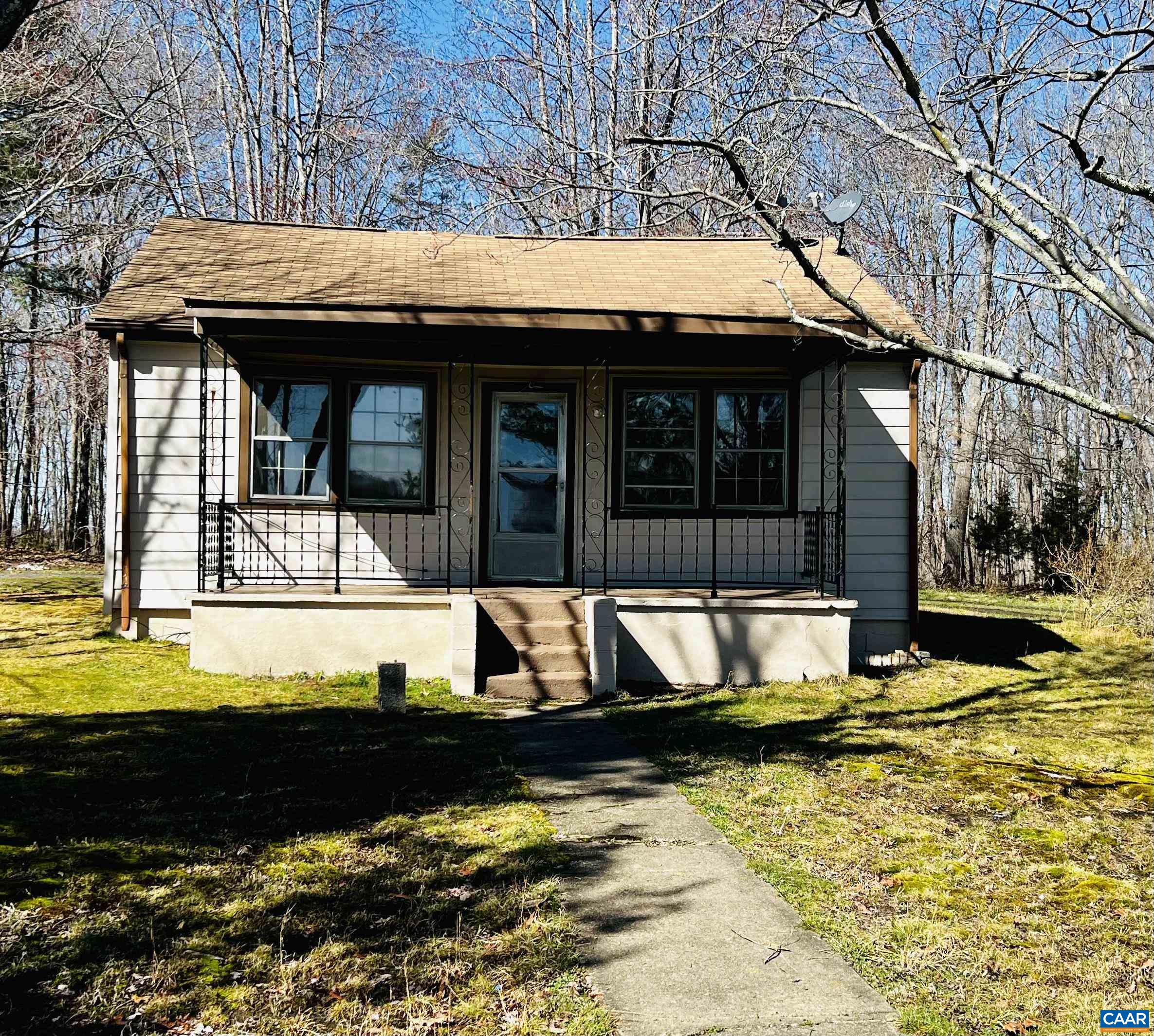 2753 Ridge Road Arvonia, VA 23004 - Photo 3 of 16 a view of a house with swimming pool