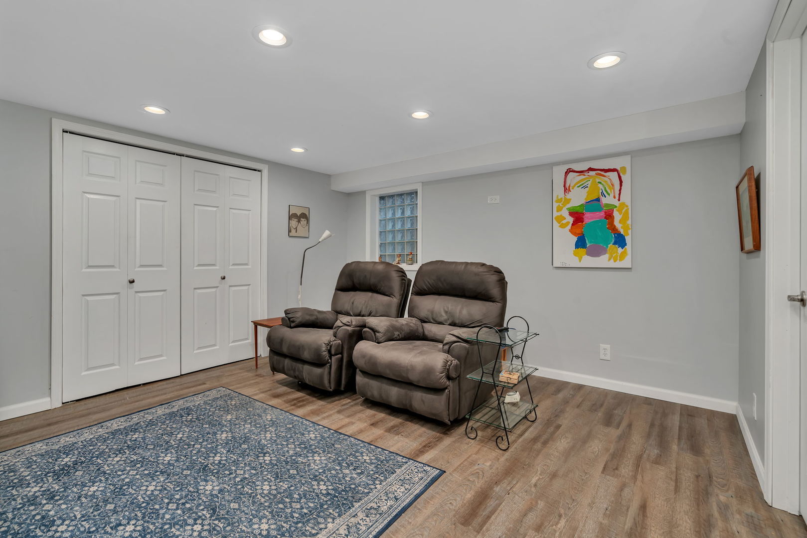 522 Julie Road Bolingbrook, IL 60440 - Photo 19 of 28 a living room with furniture and a rug