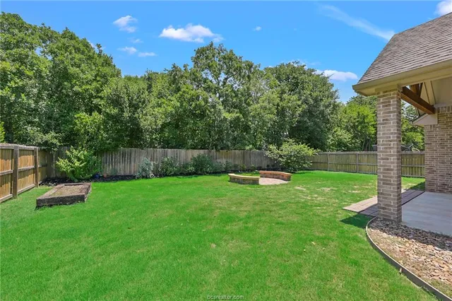 $2,600 | 15643 Long Creek Lane, College Station, TX 77845