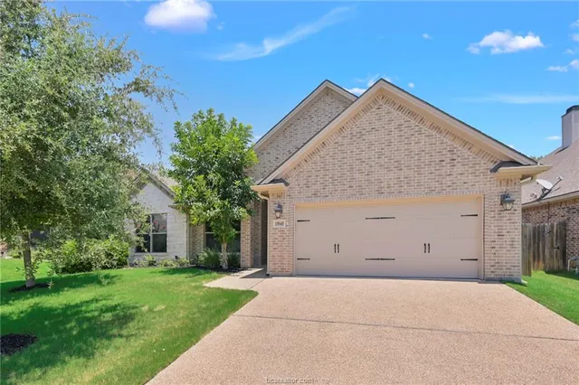 $2,600 | 15643 Long Creek Lane, College Station, TX 77845