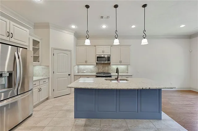 $2,600 | 15643 Long Creek Lane, College Station, TX 77845