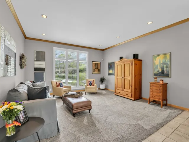 $993,000 | 8 Lake Pointe Circle, Wind Point, WI 53402