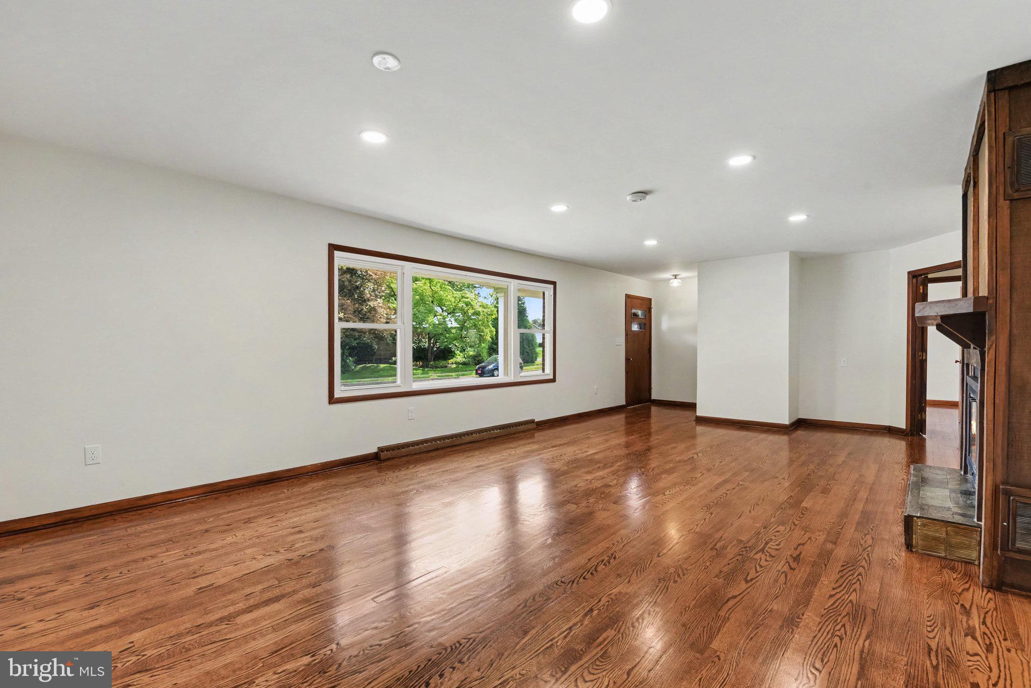 604 Hillcrest Road Hershey, PA 17033 - Photo 3 of 30 Gallery Image 3
