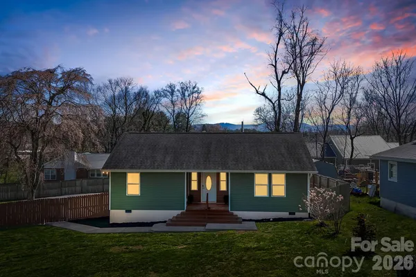 $395,000 | 1844 Willow Road, Hendersonville, NC 28739