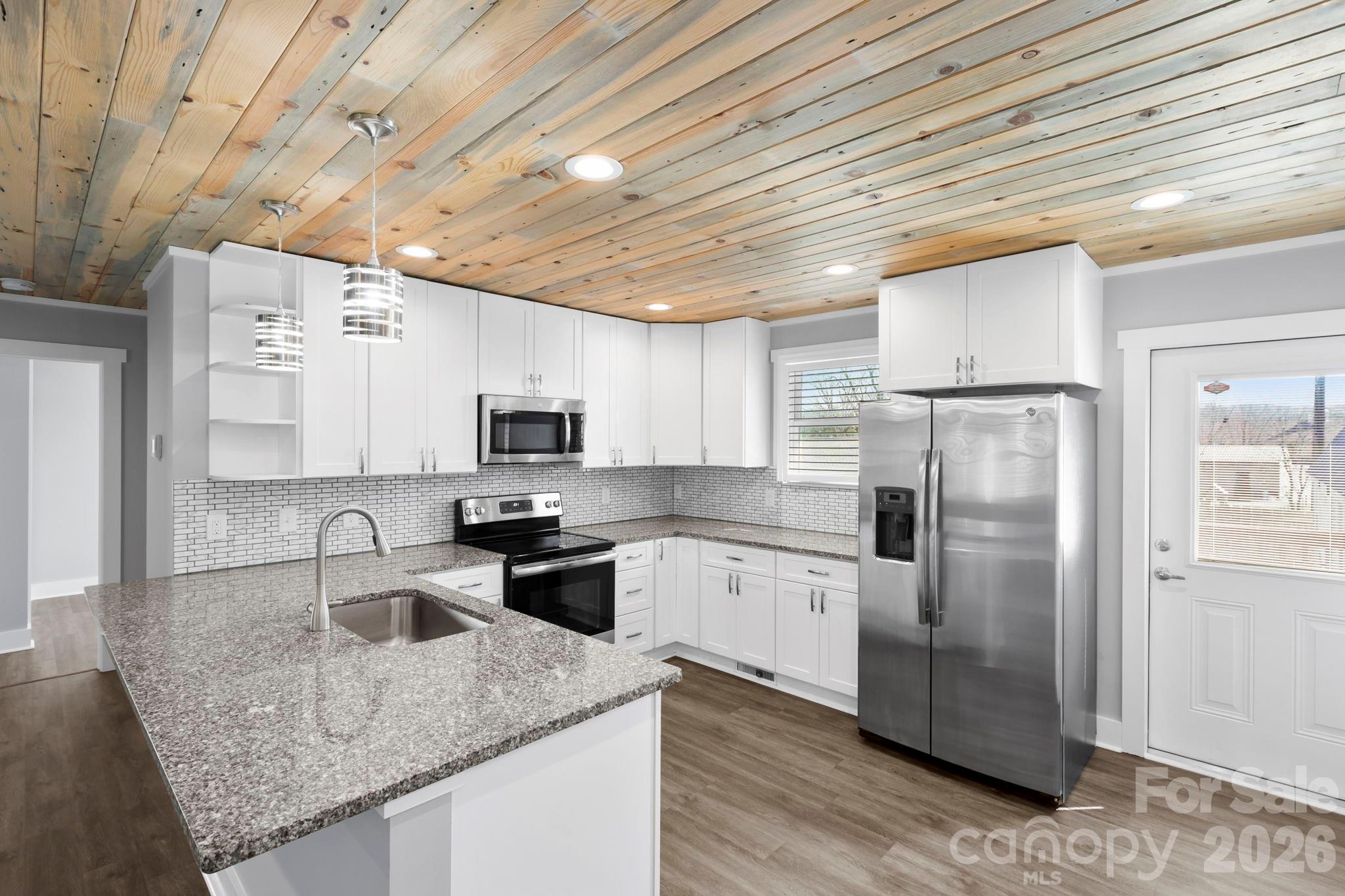 1844 Willow Road Hendersonville, NC 28739 - Photo 3 of 5