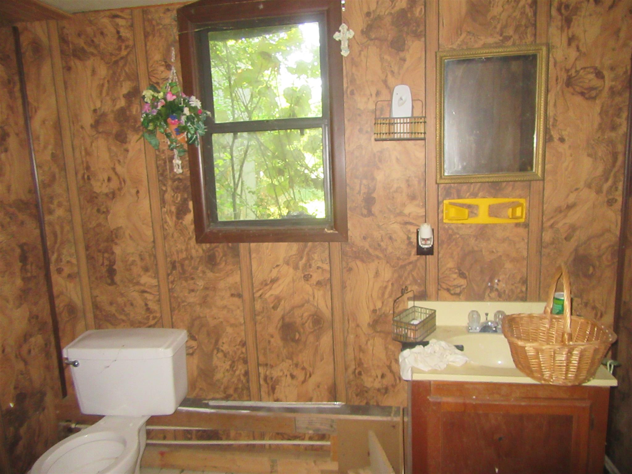902 Trussell Road Monteagle, TN 37356 - Photo 22 of 23 Full bath attached to large storage building