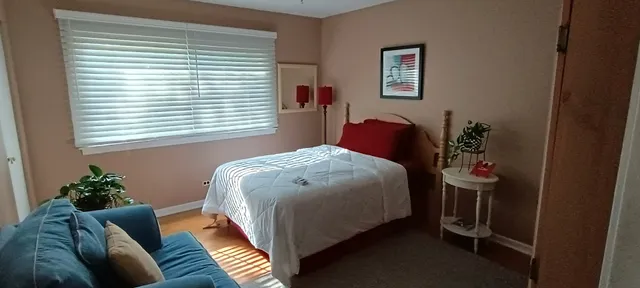 $315,000 | 18751 Kings Road, Homewood, IL 60430