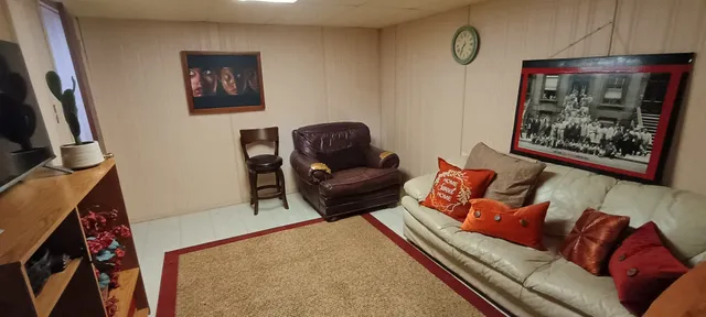 $315,000 | 18751 Kings Road, Homewood, IL 60430