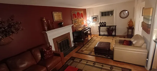 $315,000 | 18751 Kings Road, Homewood, IL 60430