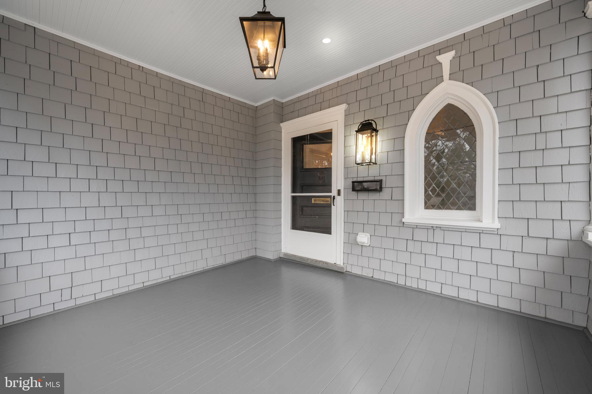 520 Woodlawn Road Baltimore, MD 21210 - Photo 38 of 39 a view of empty room with windows