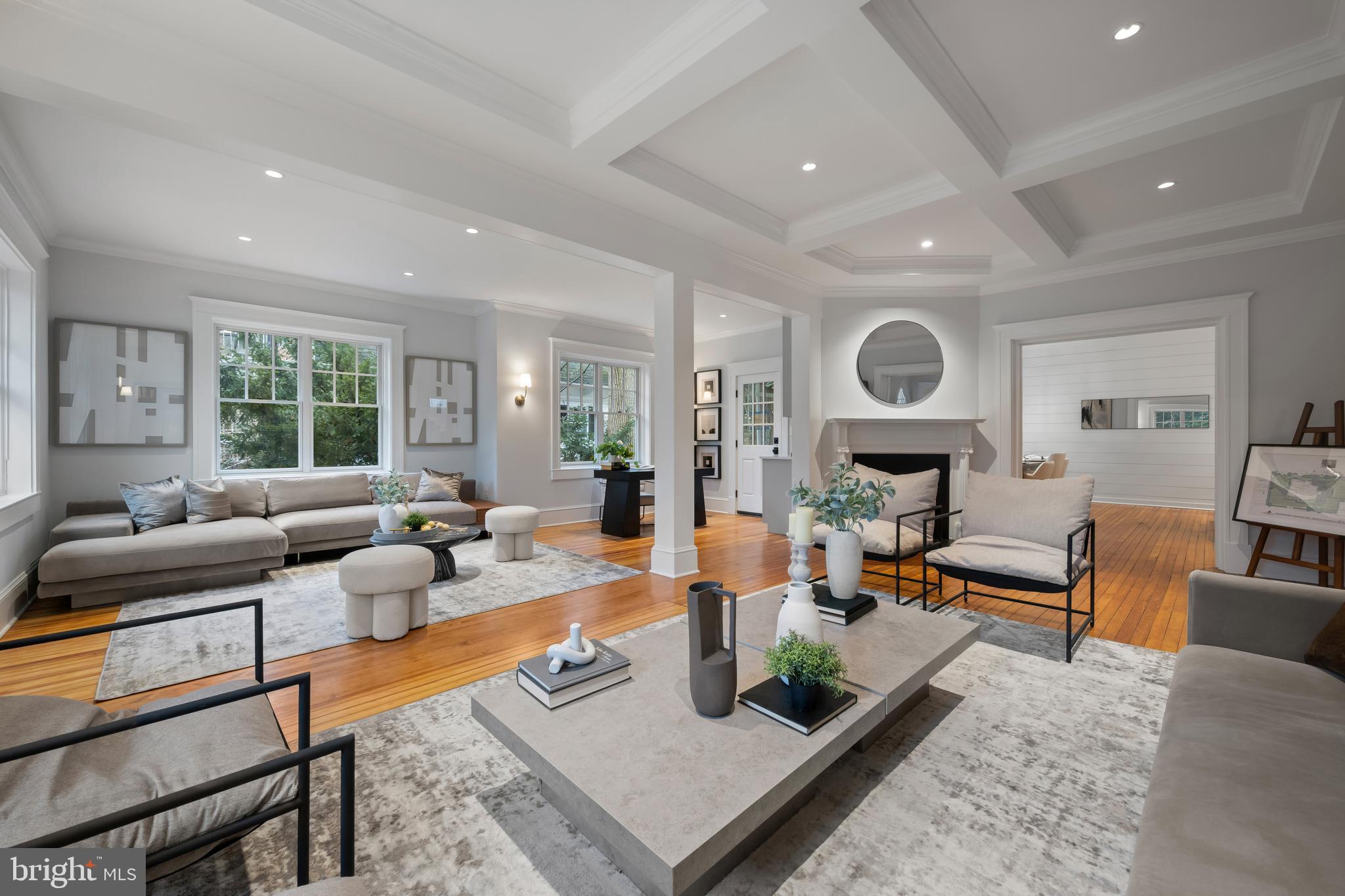 520 Woodlawn Road Baltimore, MD 21210 - Photo 4 of 39 a living room with fireplace furniture and a large window