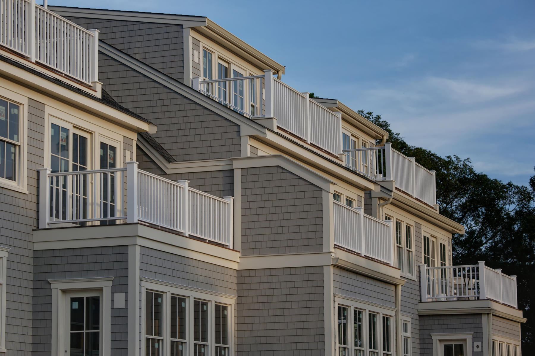 1090 Shore Road, Unit 10 Pocasset, MA 02559 - Photo 27 of 29 a front view of a building