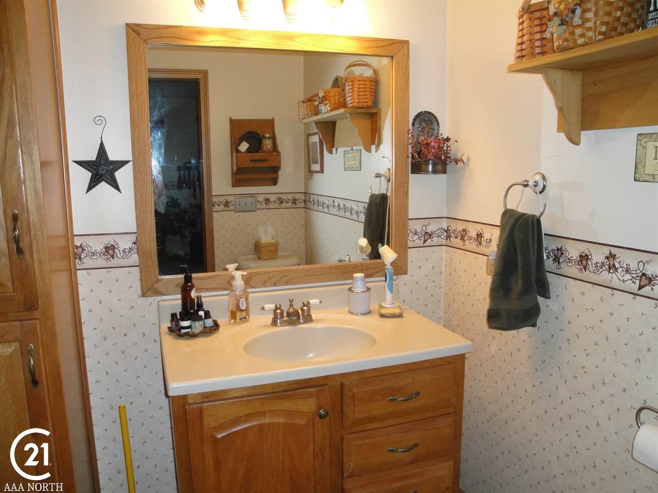 8670 Marr Road Almont, MI 48003 - Photo 16 of 22 31346201-15.JPG
