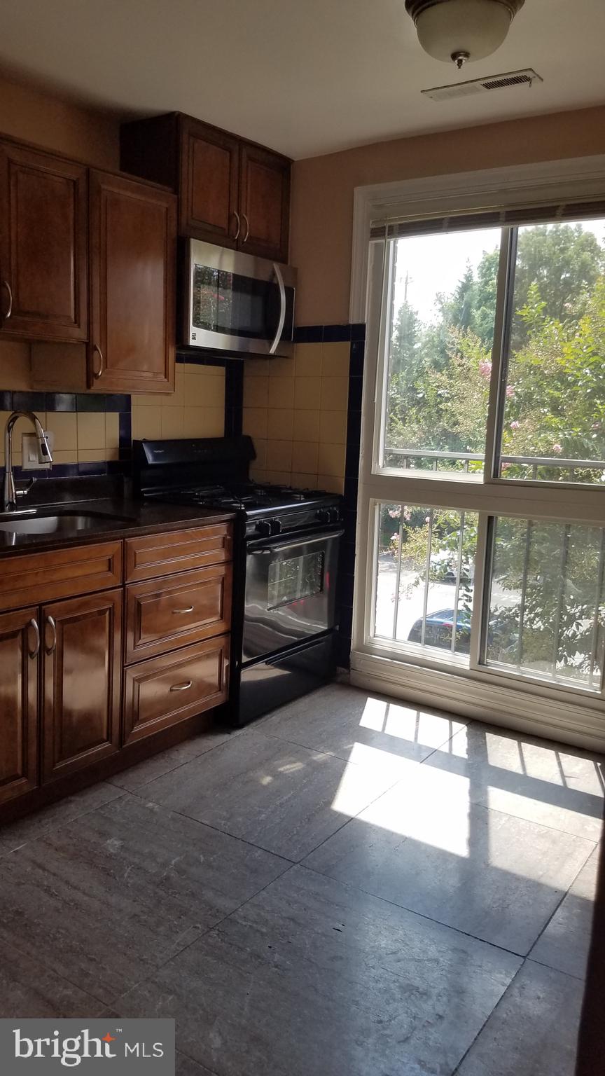 7973 Riggs Road, Unit 8 Hyattsville, MD 20783 - Photo 4 of 19