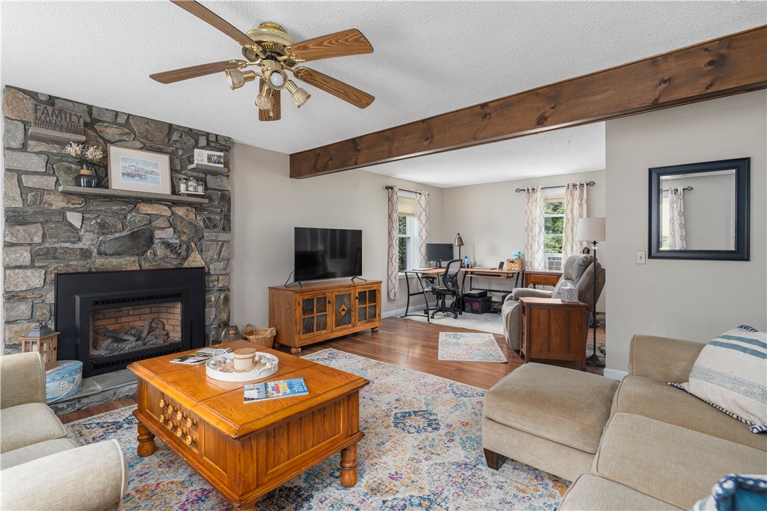73 Laurel Road Charlestown, RI 02813 - Photo 3 of 32