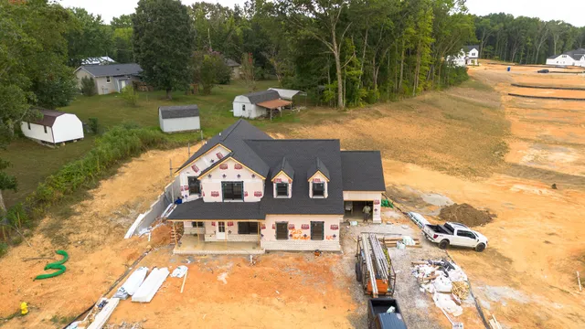 $699,999 | 7215 Fairlawn Drive, Fairview, TN 37062