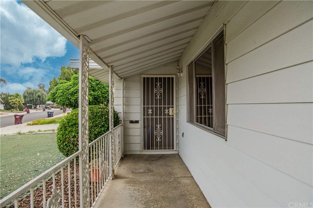 26281 Foxgrove Road Menifee, CA 92586 - Photo 4 of 27