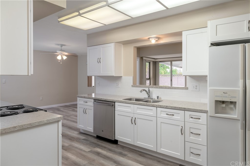 26281 Foxgrove Road Menifee, CA 92586 - Photo 8 of 27