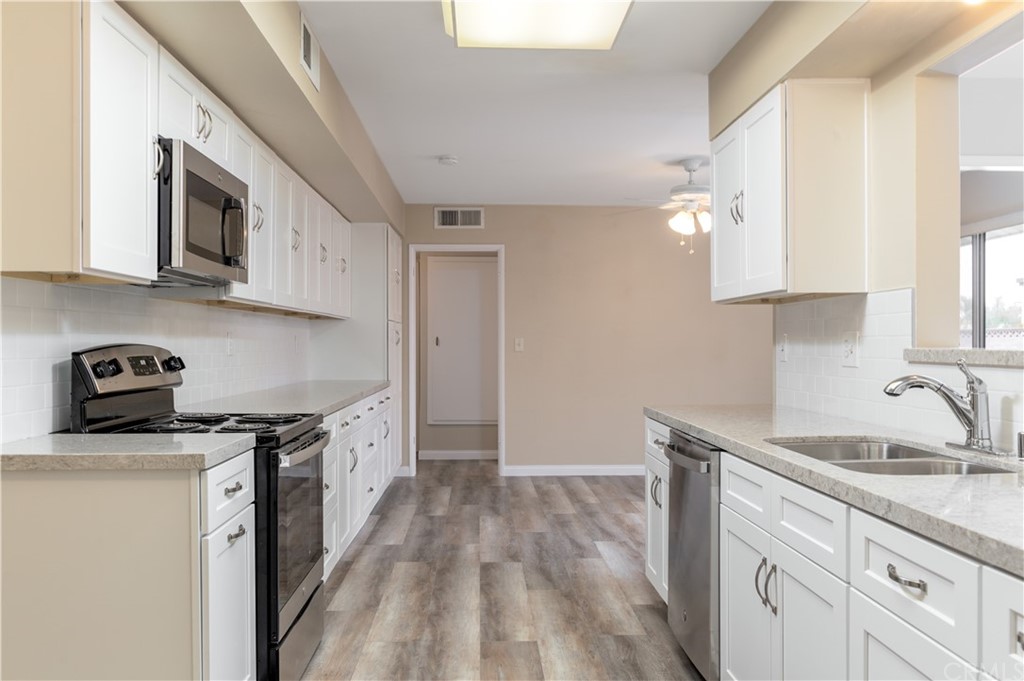 26281 Foxgrove Road Menifee, CA 92586 - Photo 9 of 27