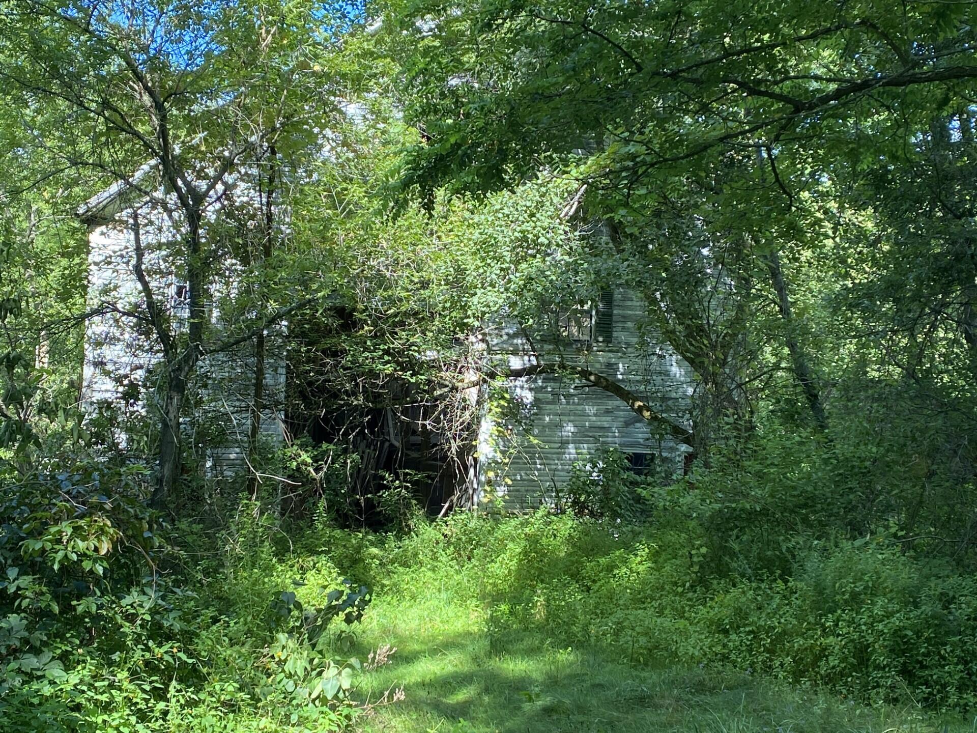 134 Mutton Lane Clinton, ME 04927 - Photo 36 of 38 Old barn out back DO NOT ENTER
