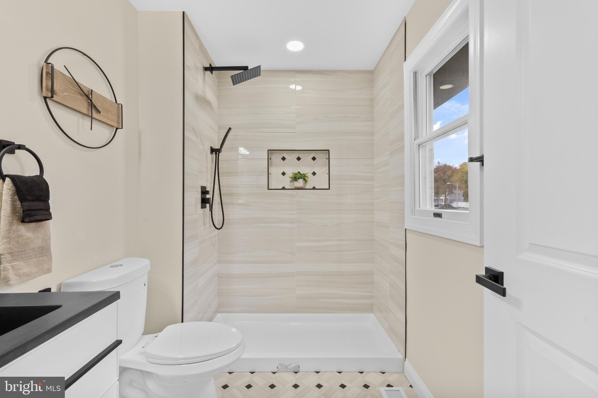 120 Canterbury Road Mount Laurel, NJ 08054 - Photo 25 of 46 a bathroom with a toilet sink and shower