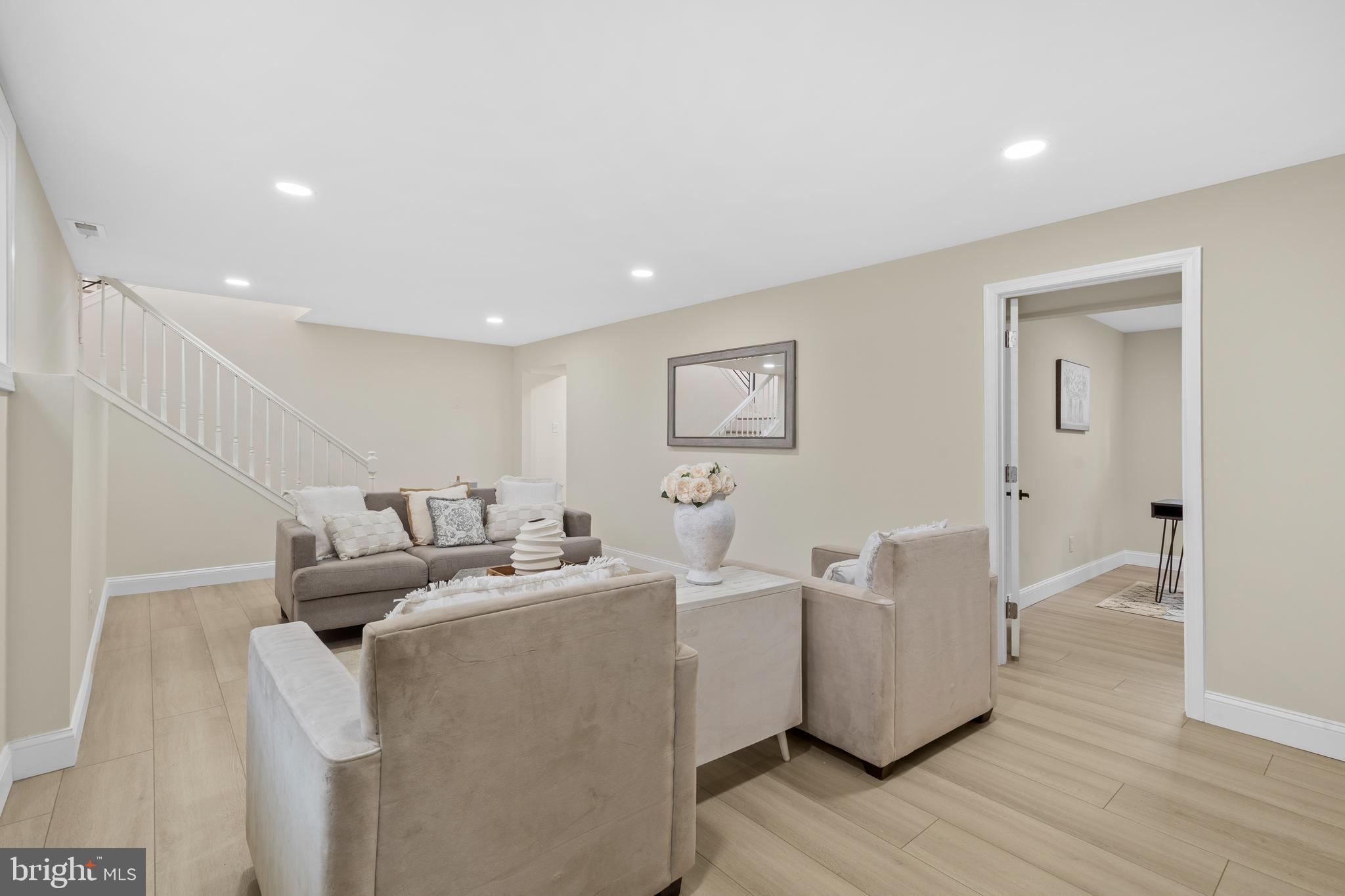 120 Canterbury Road Mount Laurel, NJ 08054 - Photo 28 of 46 a living room with furniture and a wooden floor