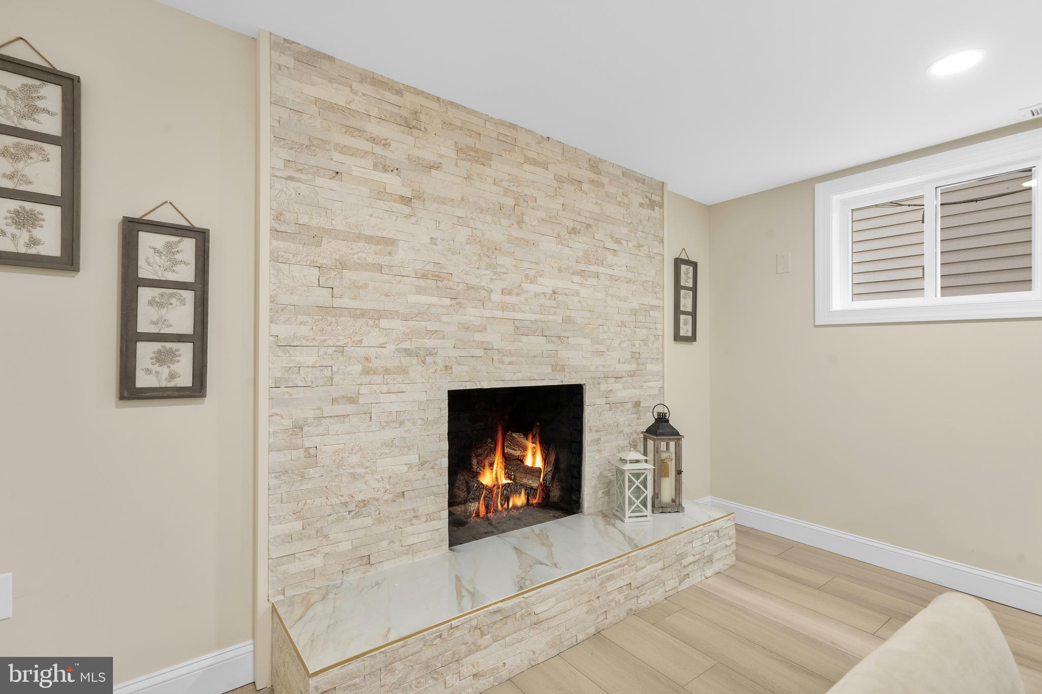 120 Canterbury Road Mount Laurel, NJ 08054 - Photo 29 of 46 a room with a fireplace