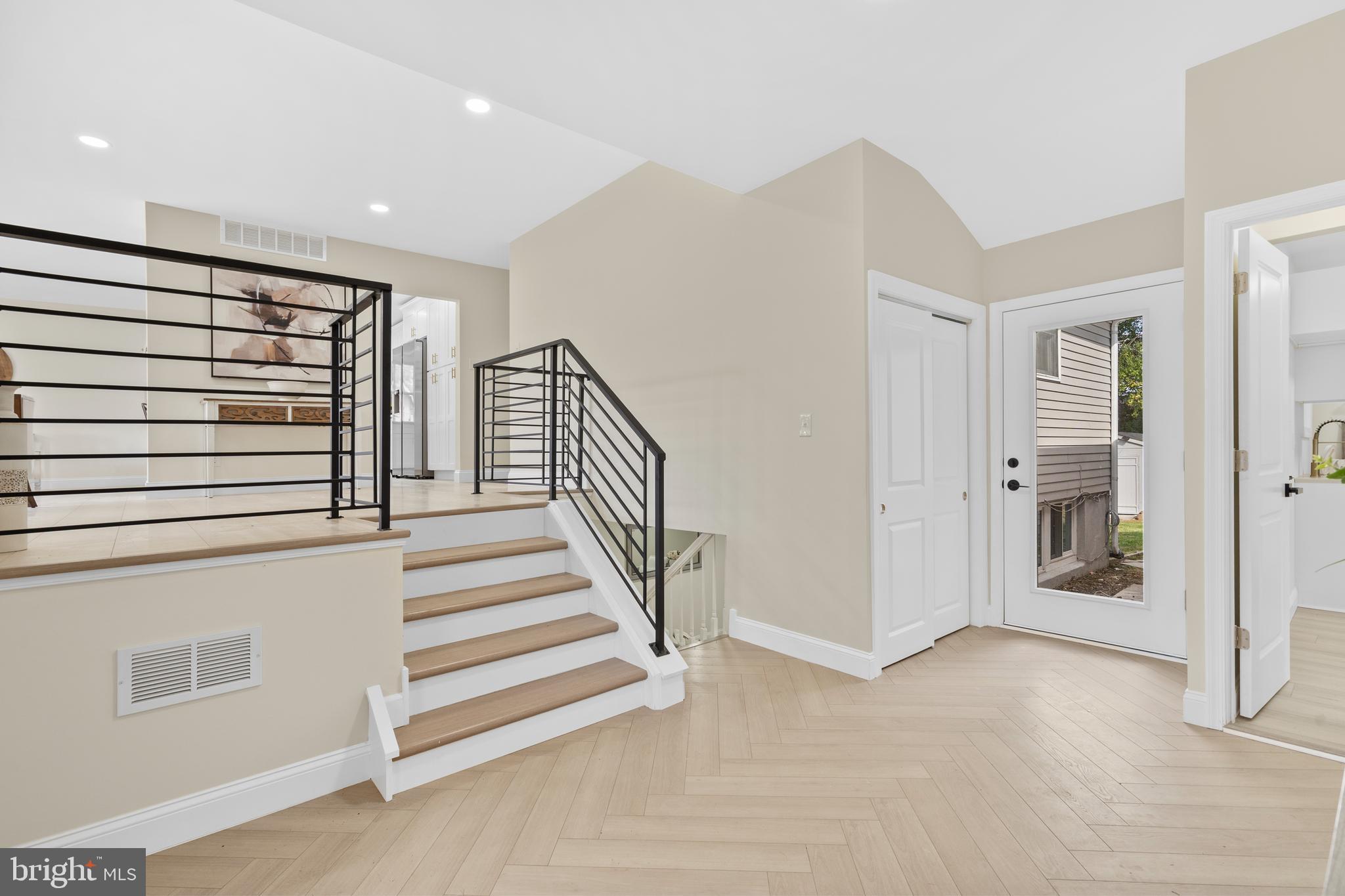 120 Canterbury Road Mount Laurel, NJ 08054 - Photo 3 of 46 a view of entryway