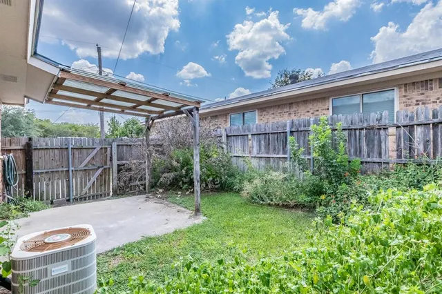 $1,495 | 5013 Geddes Avenue, Unit C, Fort Worth, TX 76107