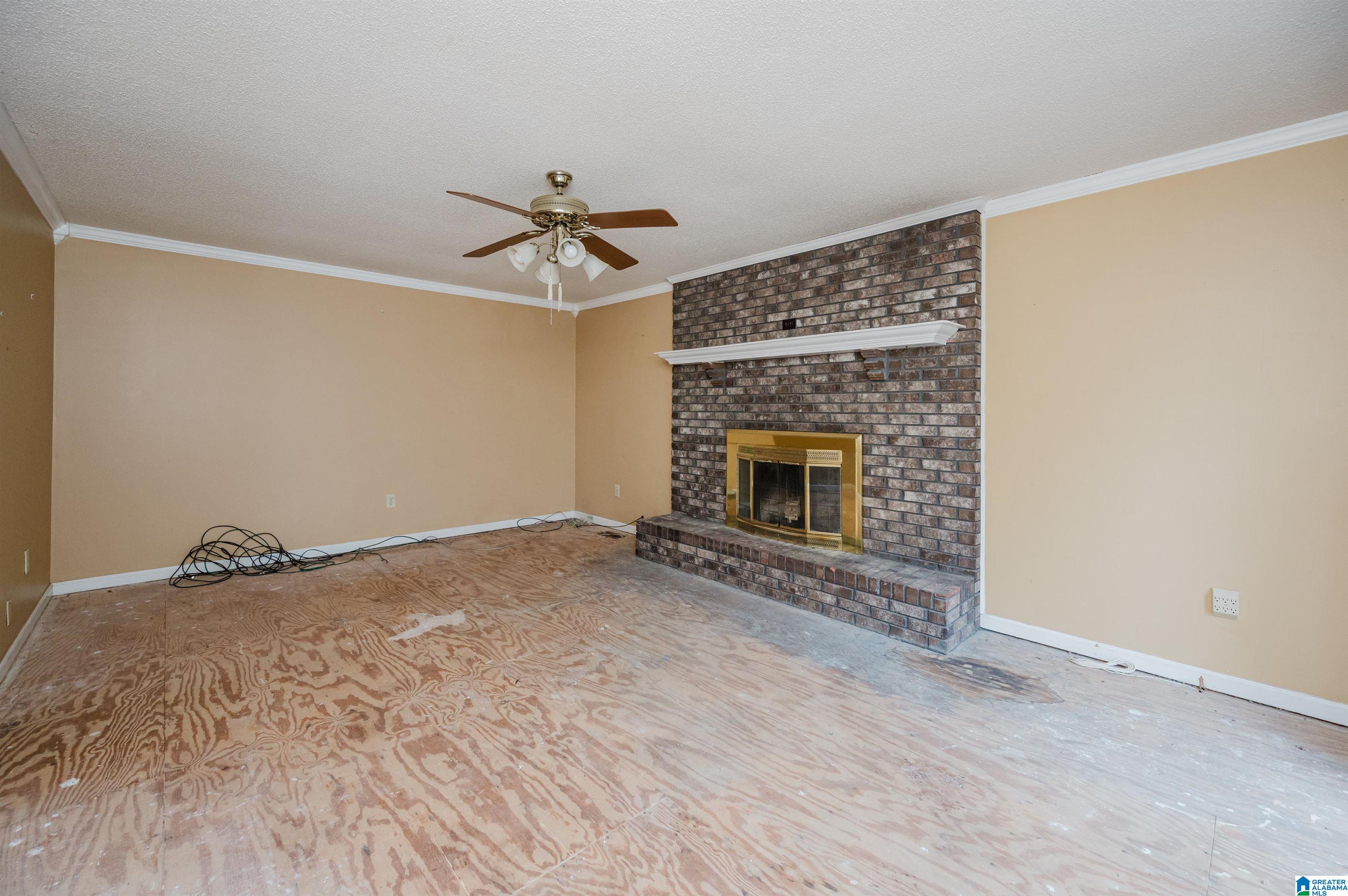 8988 Bankston Road Warrior, AL 35180 - Photo 18 of 47
