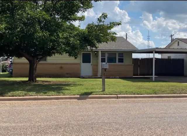 $450,000 | 807 Avenue L, Shallowater, TX 79363