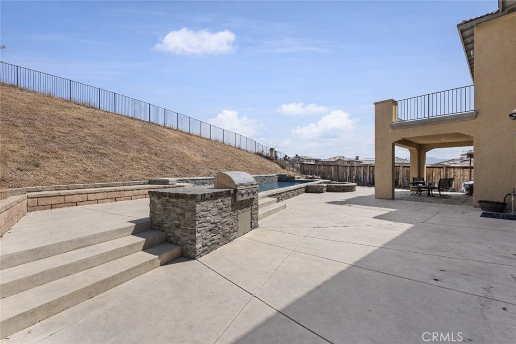 16395 Ridge Field Drive Riverside, CA 92503 - Photo 11 of 41