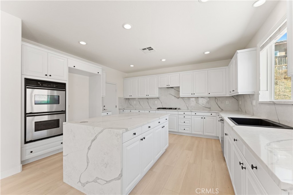 16395 Ridge Field Drive Riverside, CA 92503 - Photo 12 of 41