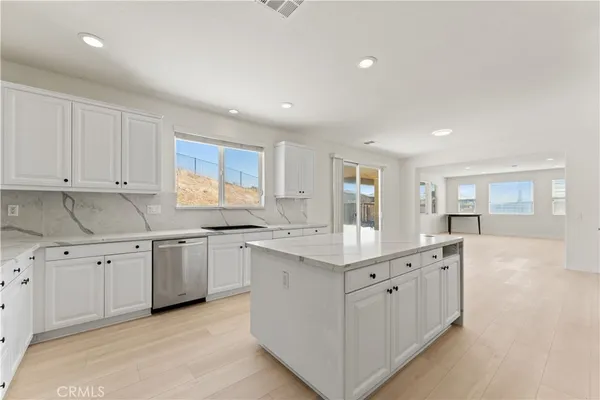 $6,250 | 16395 Ridge Field Drive, Riverside, CA 92503