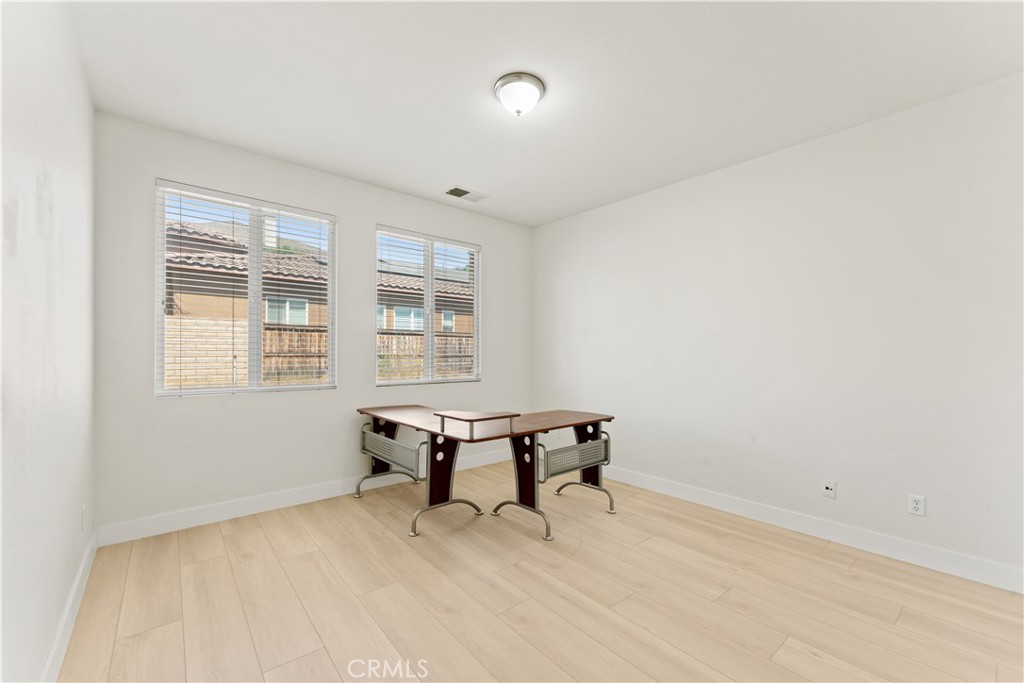 16395 Ridge Field Drive Riverside, CA 92503 - Photo 15 of 41