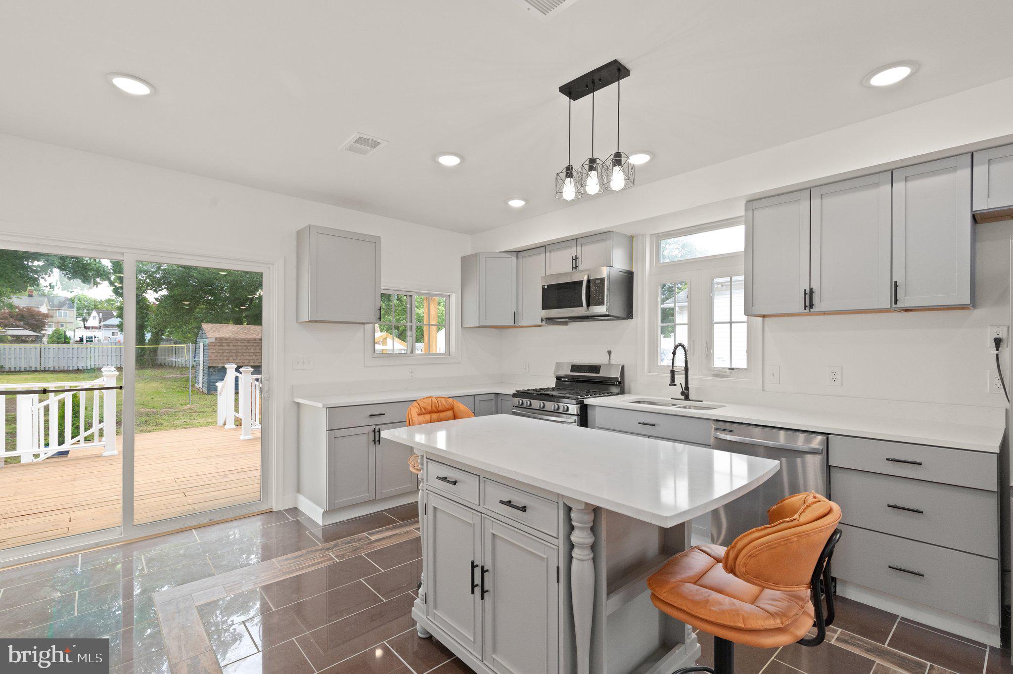 345 Townsend Road Essex, MD 21221 - Photo 2 of 44 Gallery Image 2