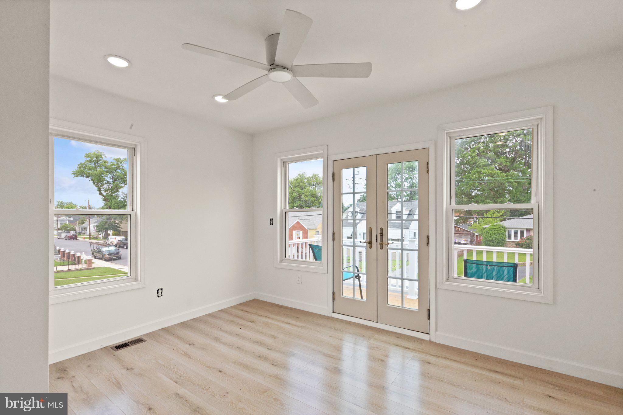 345 Townsend Road Essex, MD 21221 - Photo 31 of 44 Gallery Image 31