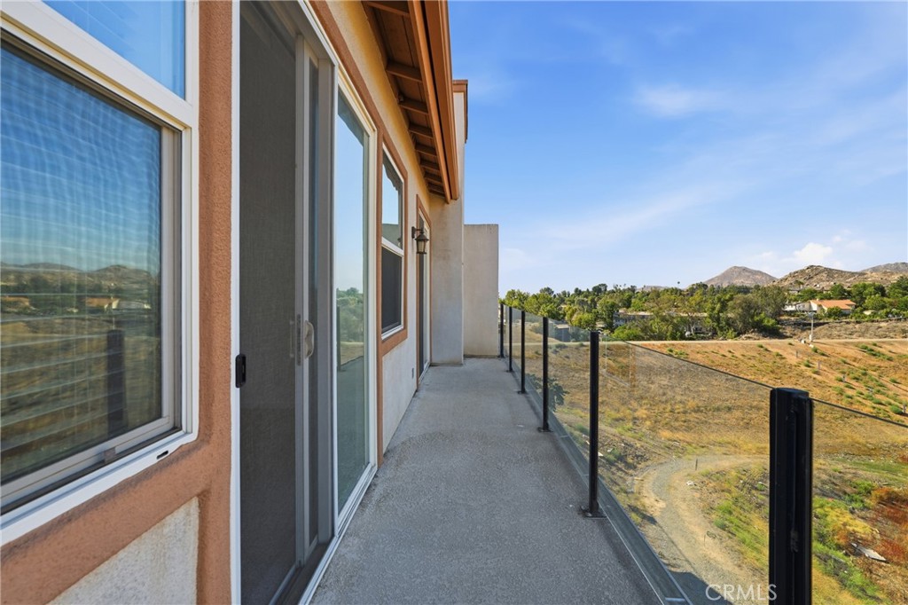 585 Vía Pueblo Riverside, CA 92507 - Photo 53 of 61 2nd floor Balcony