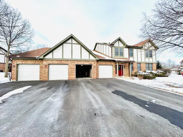 $2,299 | 319 Deer Glen Way, Unit 2C, Bloomingdale, IL 60108