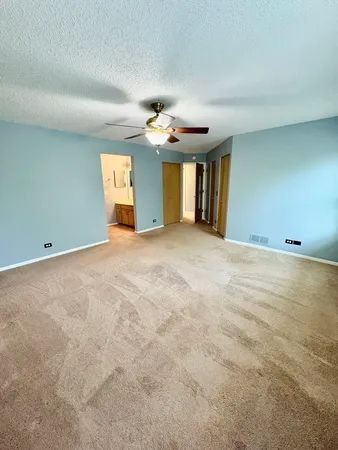 $2,299 | 319 Deer Glen Way, Unit 2C, Bloomingdale, IL 60108