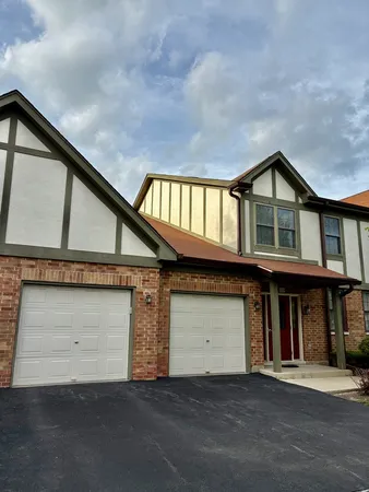 $2,299 | 319 Deer Glen Way, Unit 2C, Bloomingdale, IL 60108