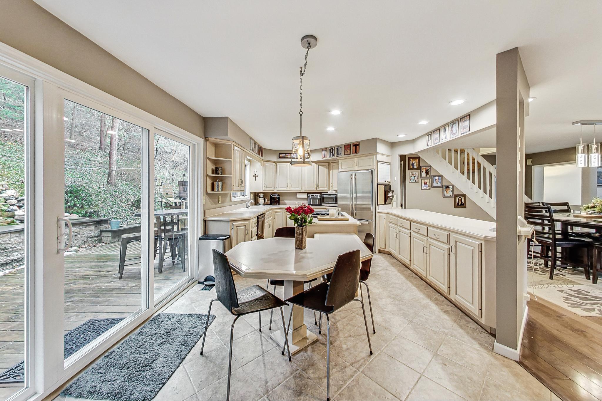 37 Beach Lane Portage, IN 46368 - Photo 11 of 33 2048x1365