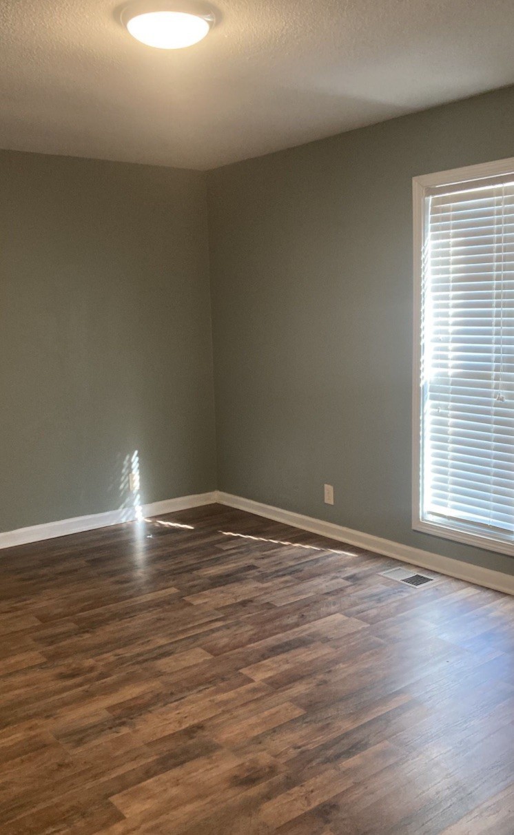 1584 Boxcroft Road Clarksville, TN 37042 - Photo 8 of 12 Gallery Image 8