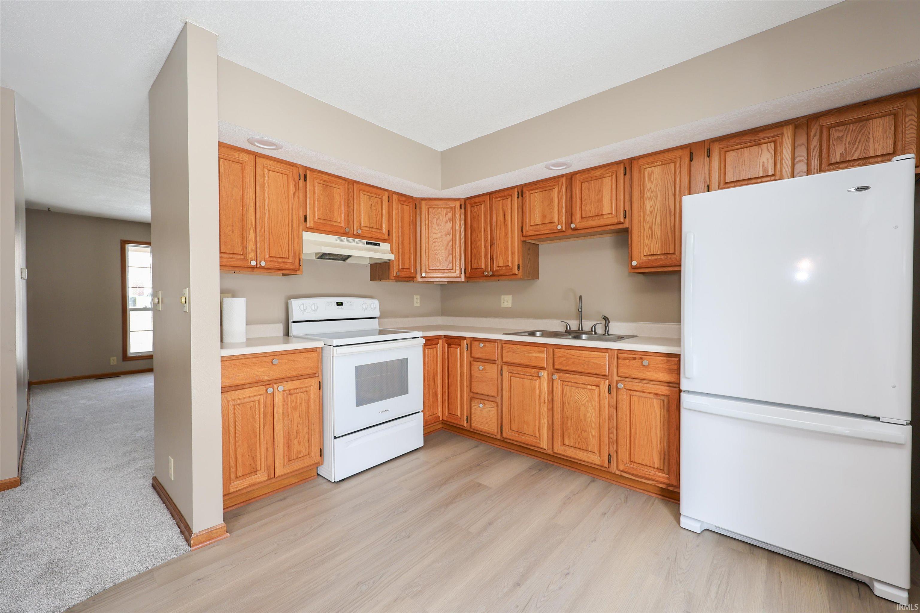 1913 Hunter's Ridge Drive Huntington, IN 46750 - Photo 10 of 36 Gallery Image 10