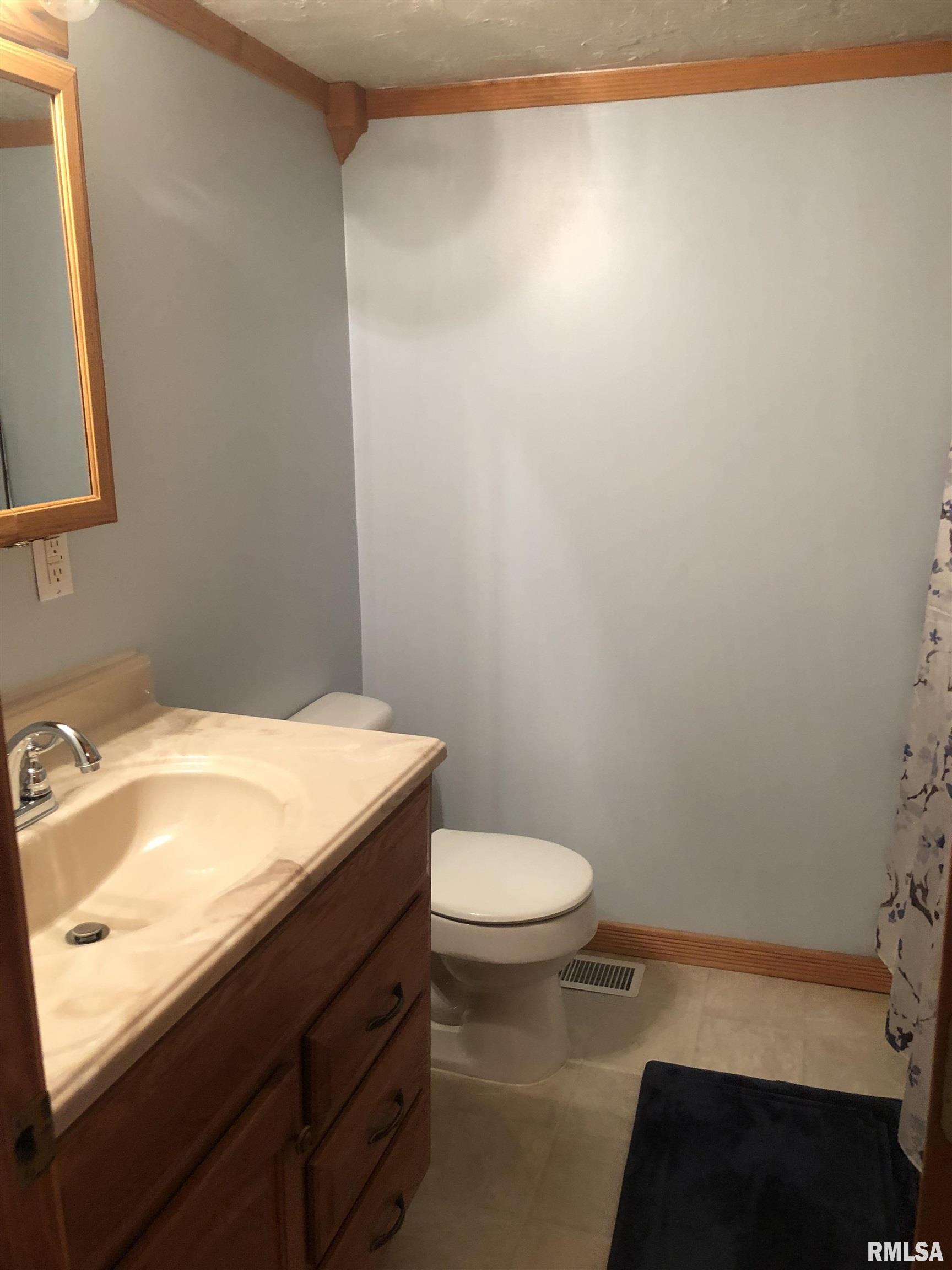 1805 East Keys Avenue Springfield, IL 62702 - Photo 16 of 34