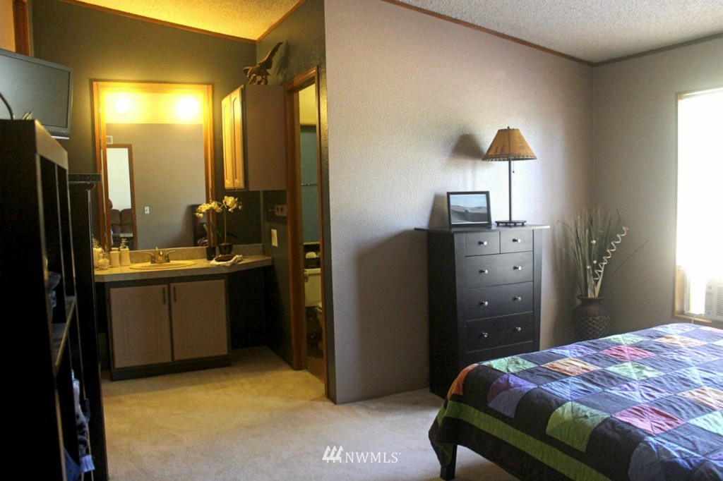 18342 Citrus Street Southwest Rochester, WA 98579 - Photo 9 of 22 Gallery Image 9
