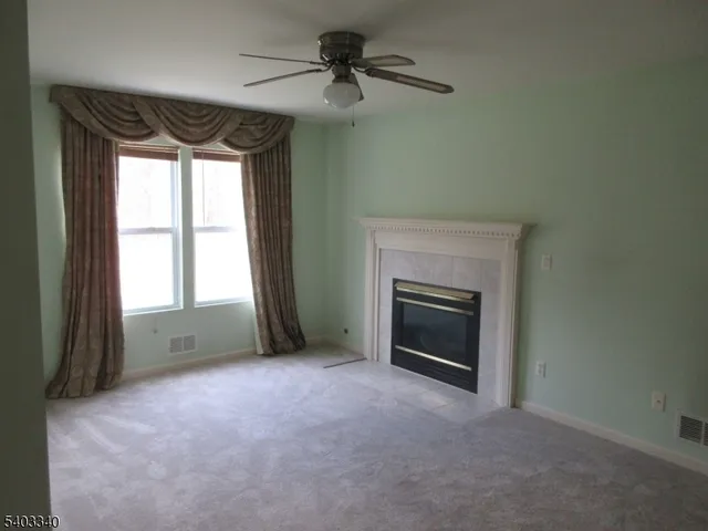 $449,900 | 8 Holly Drive, Hamburg, NJ 07419