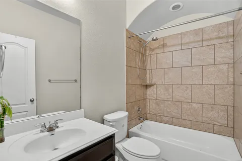 $575,000 | 401 Daniel Crossing, Liberty Hill, TX 78642