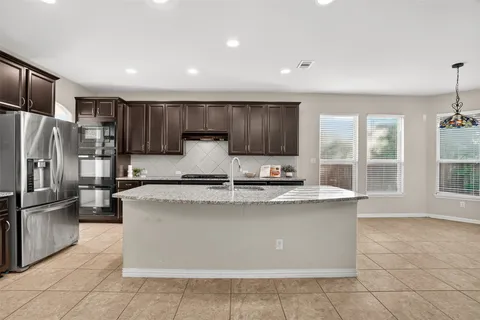 $575,000 | 401 Daniel Crossing, Liberty Hill, TX 78642