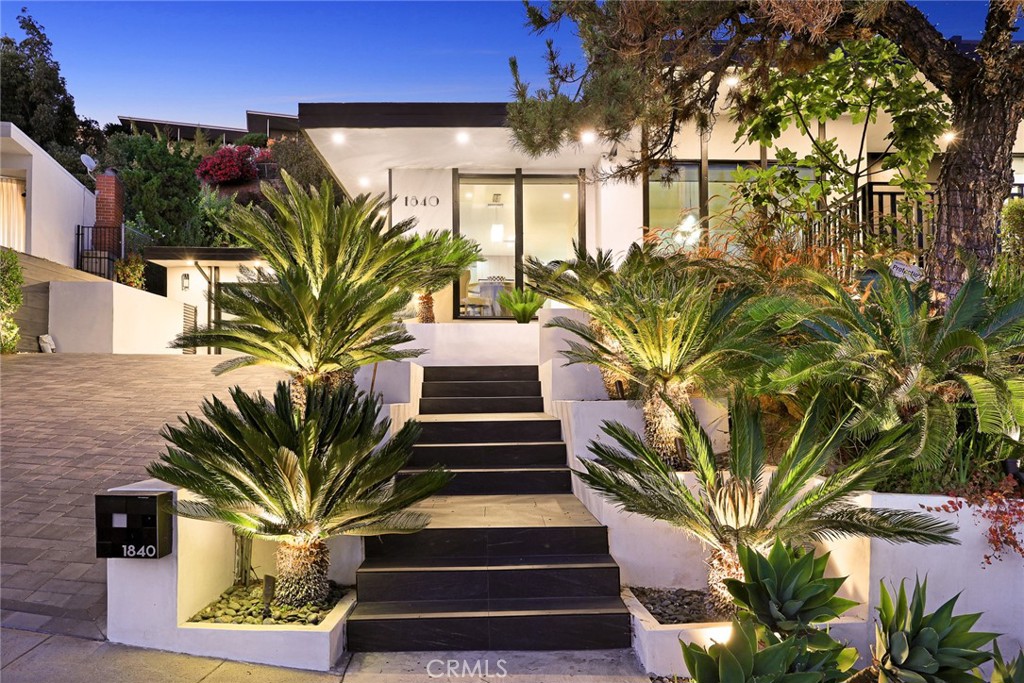 1840 Deermont Road Glendale, CA 91207 - Photo 4 of 70